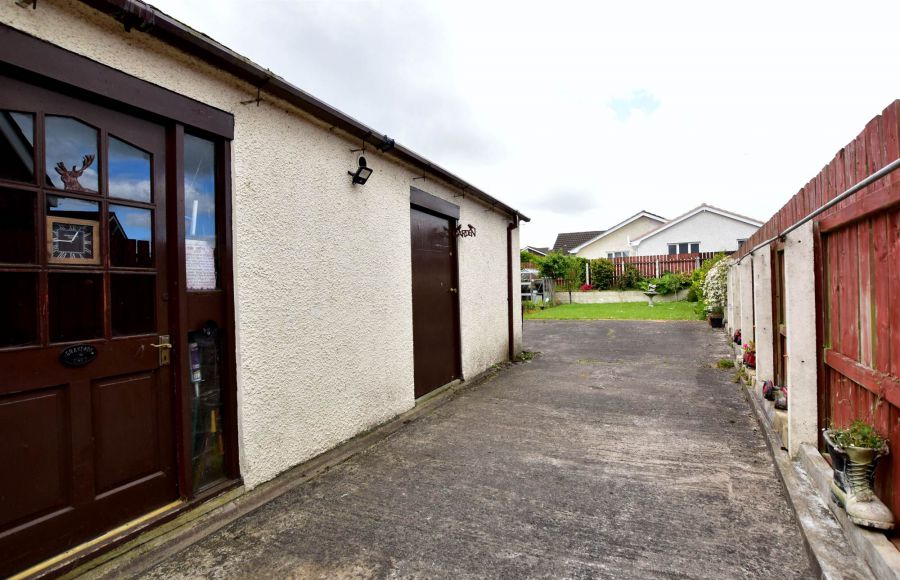 2 Regency Park