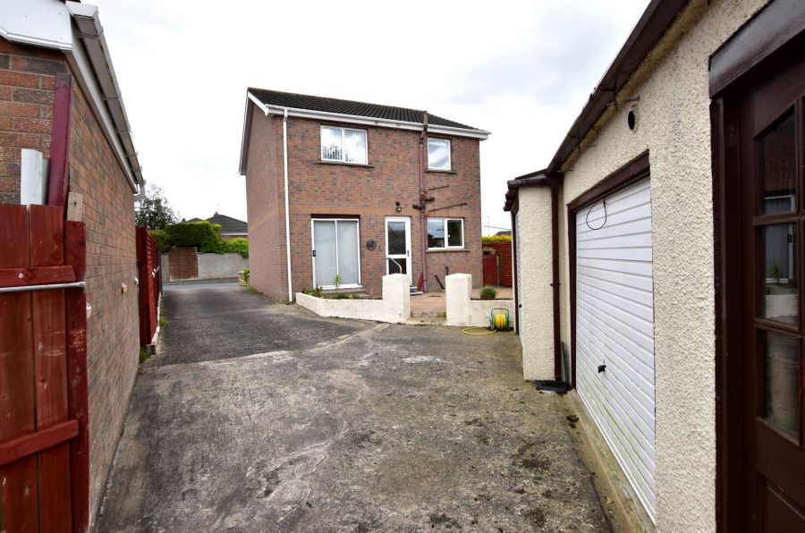 2 Regency Park