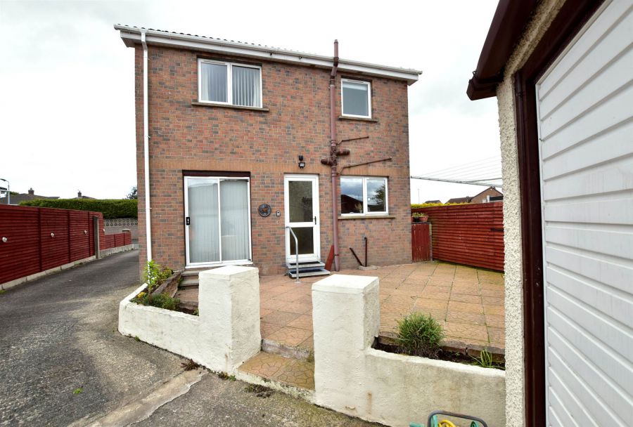 2 Regency Park
