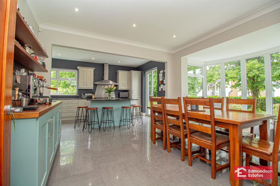 9 Tullyglass Park