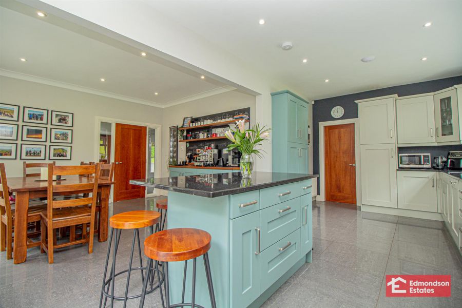9 Tullyglass Park