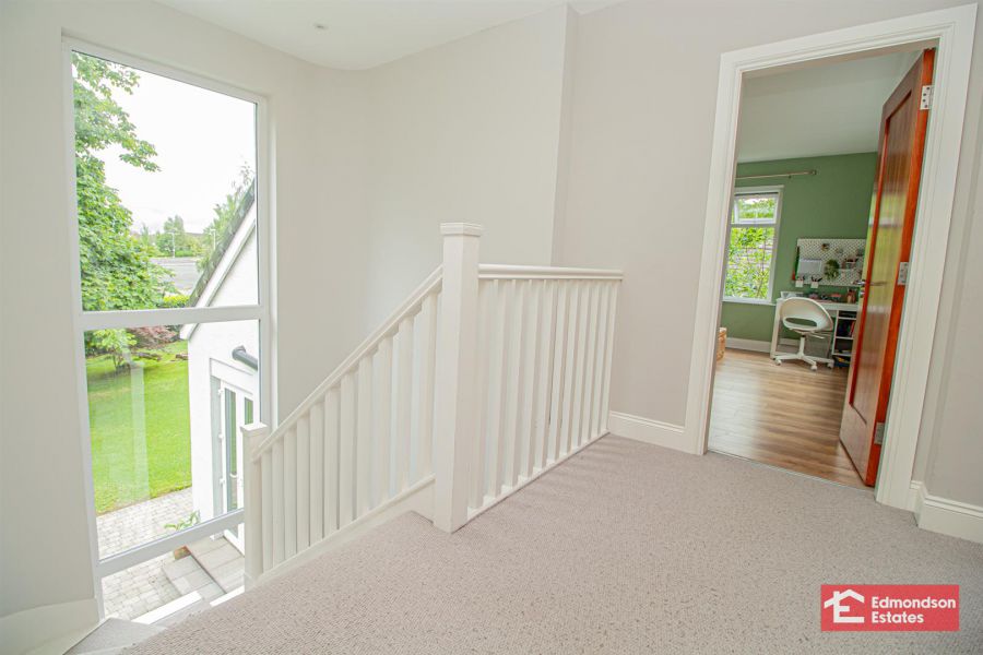 9 Tullyglass Park