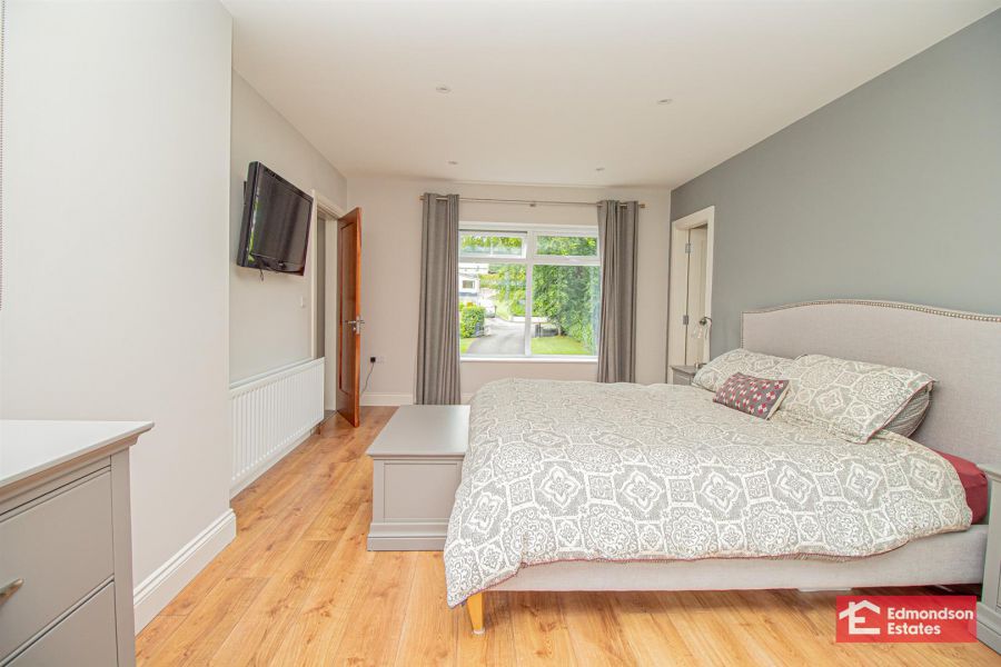 9 Tullyglass Park
