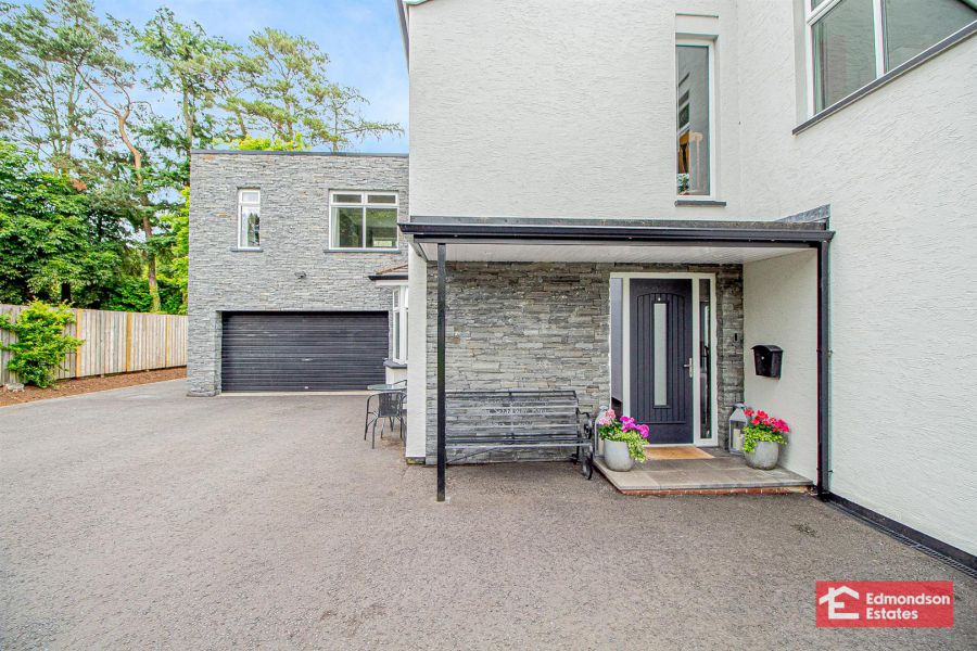 9 Tullyglass Park