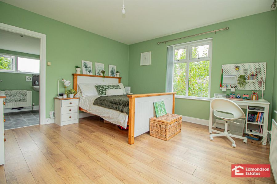 9 Tullyglass Park