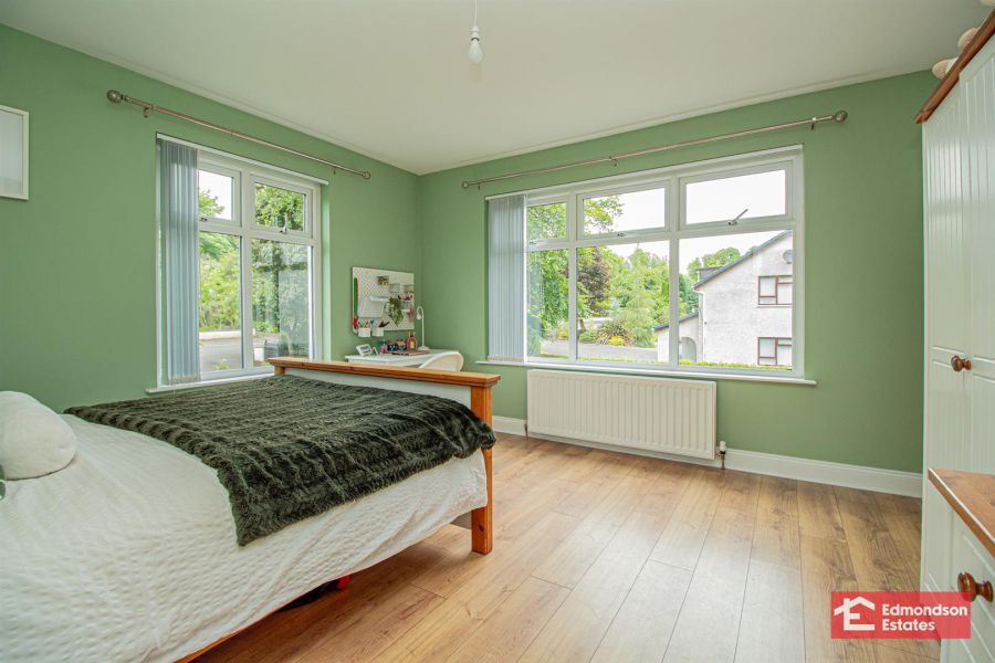 9 Tullyglass Park