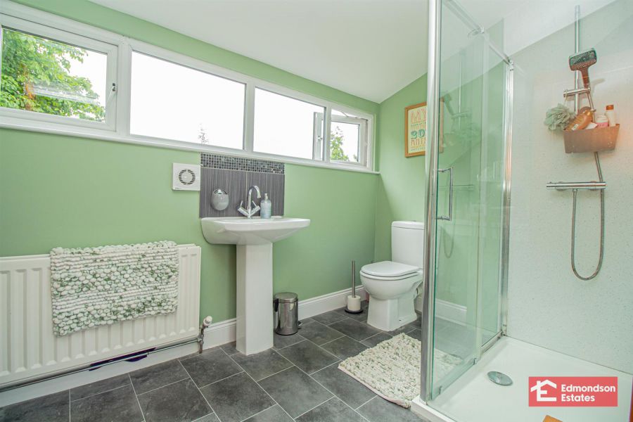 9 Tullyglass Park