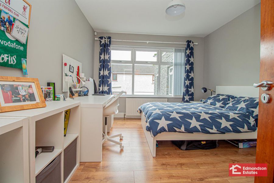9 Tullyglass Park