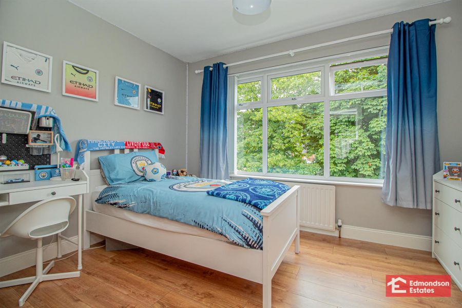 9 Tullyglass Park