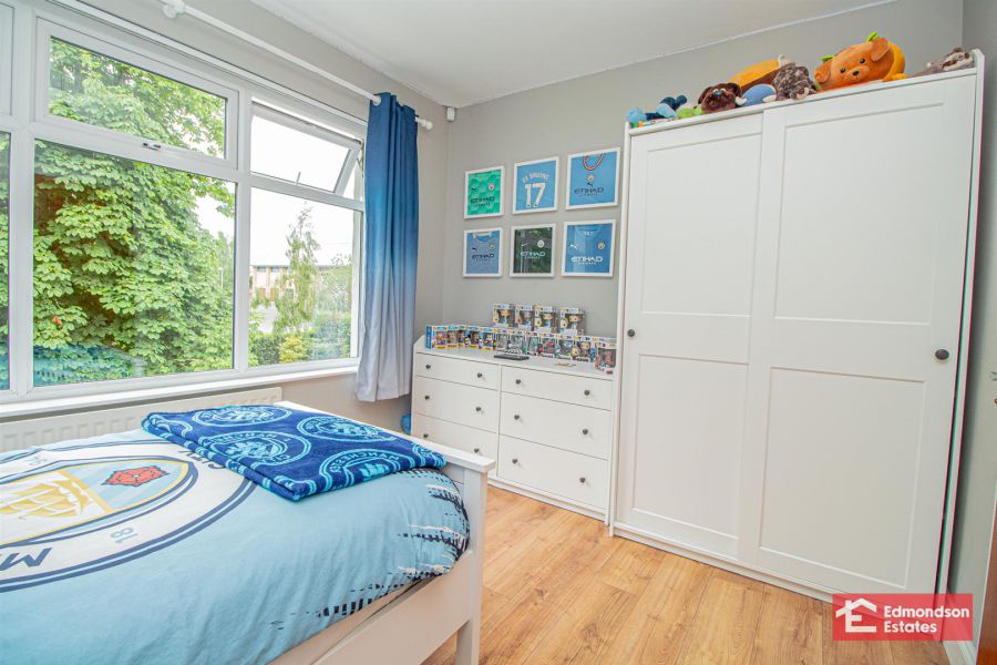 9 Tullyglass Park