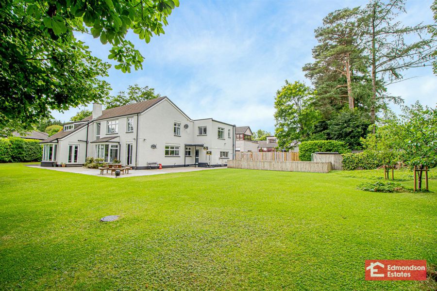 9 Tullyglass Park