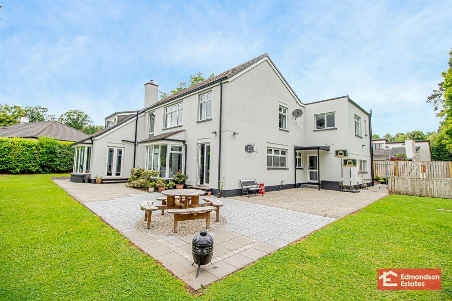 9 Tullyglass Park