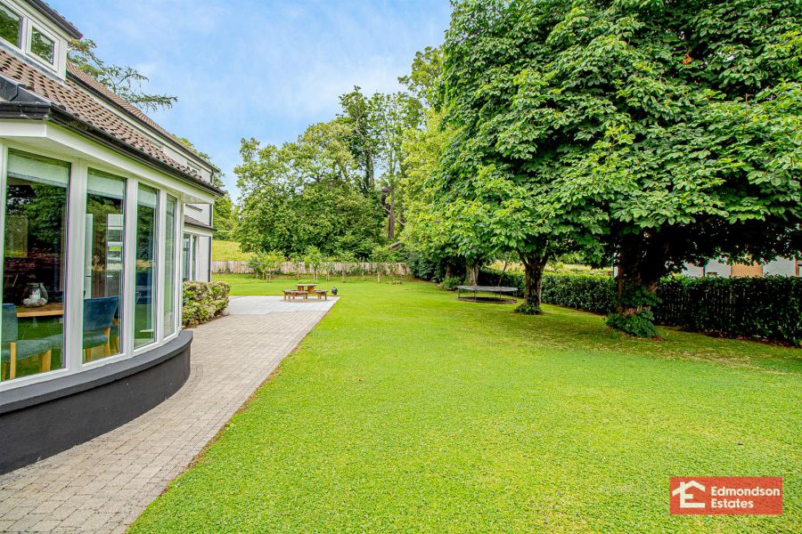 9 Tullyglass Park