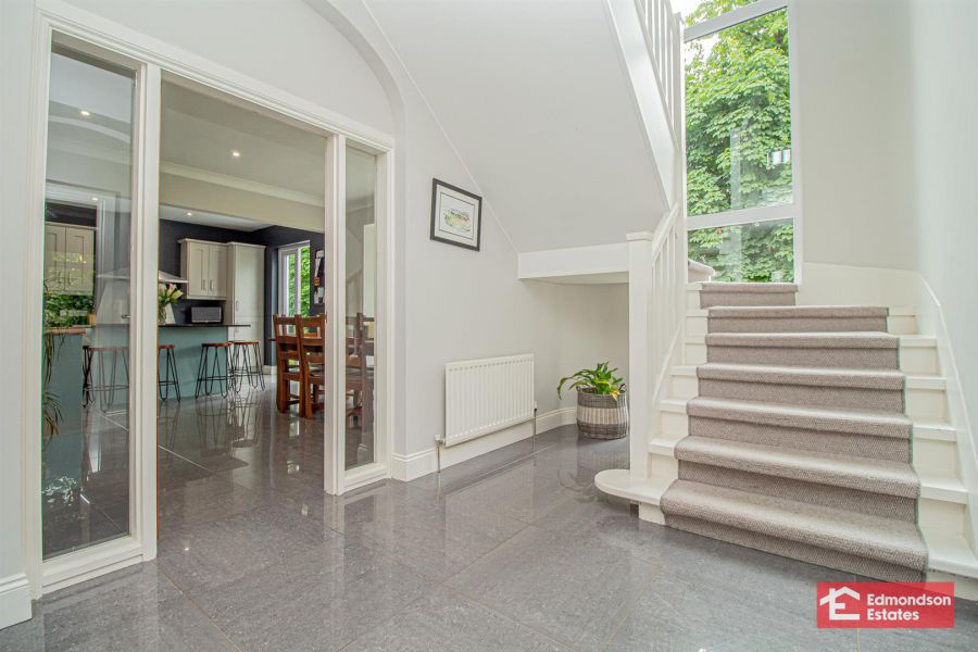 9 Tullyglass Park