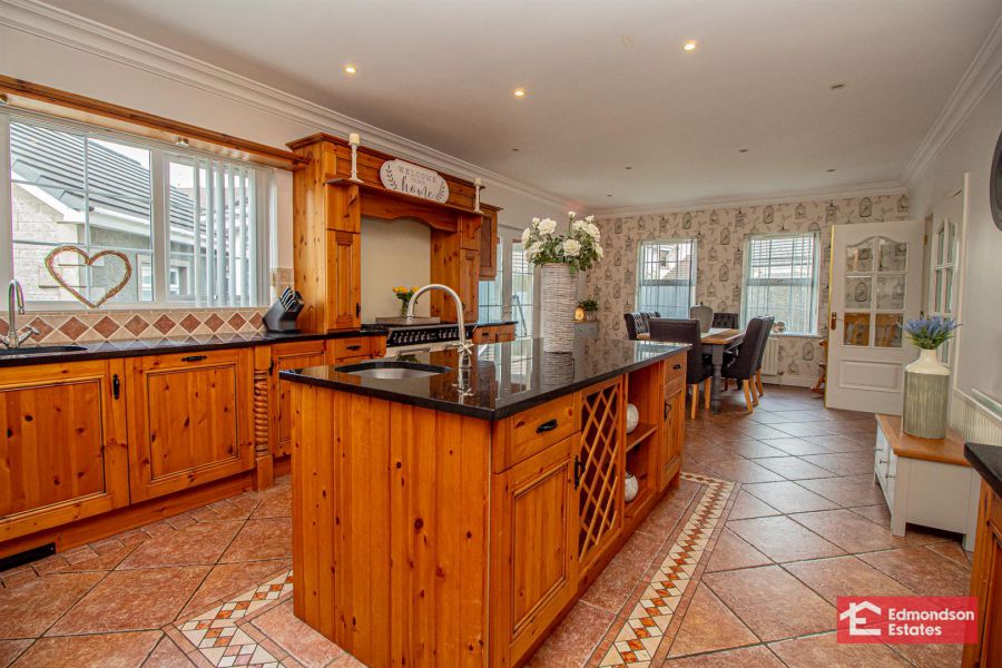 10 Three Trees Manor