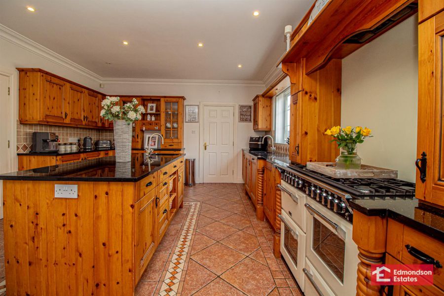 10 Three Trees Manor