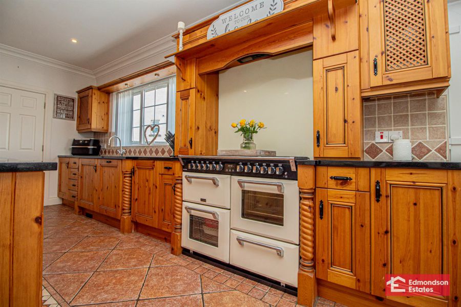 10 Three Trees Manor