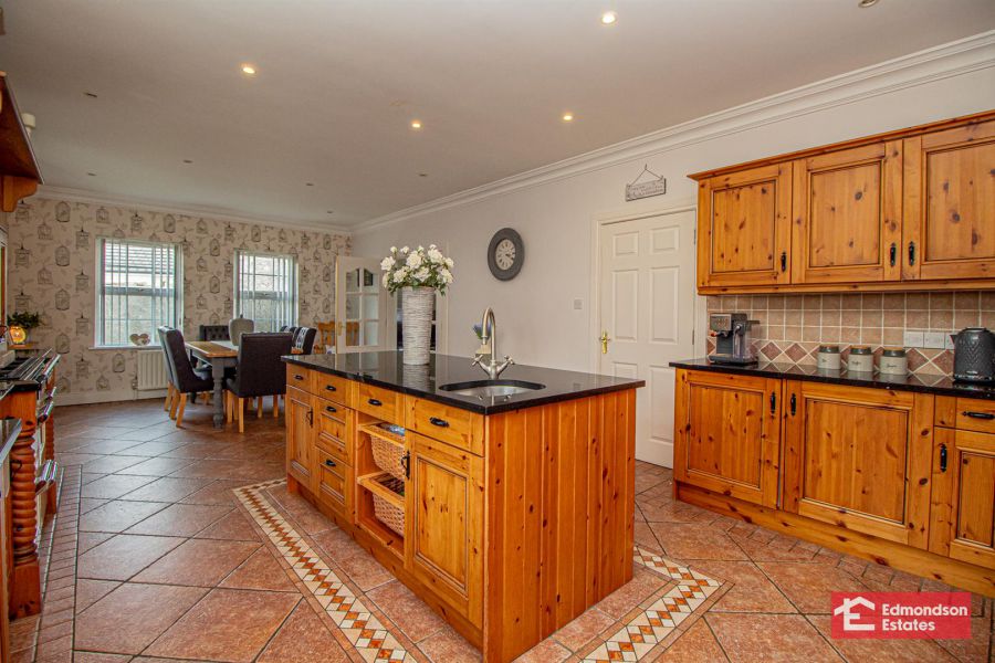 10 Three Trees Manor