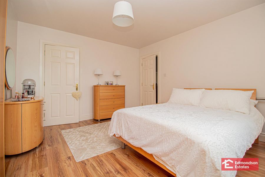10 Three Trees Manor
