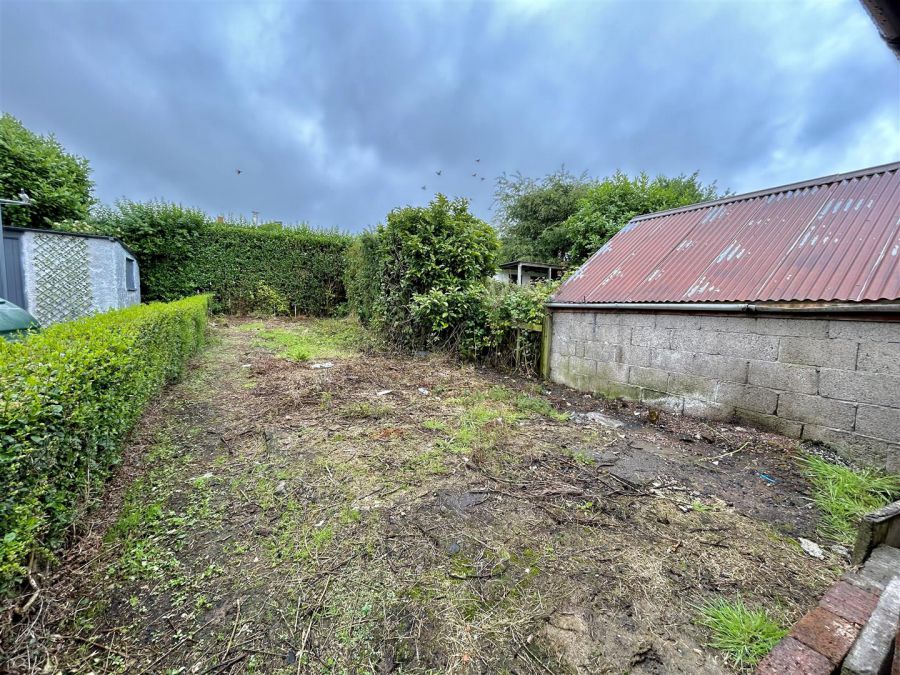 27 Station Road