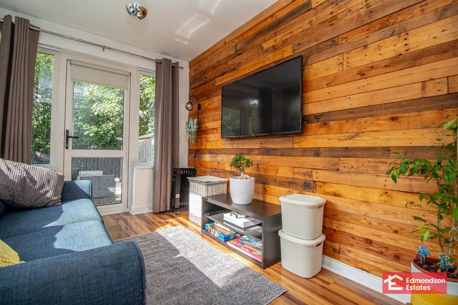 15 Glen Mews