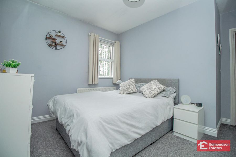 15 Glen Mews