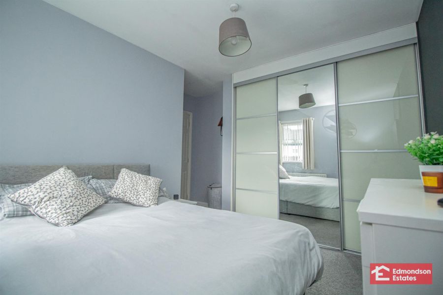 15 Glen Mews