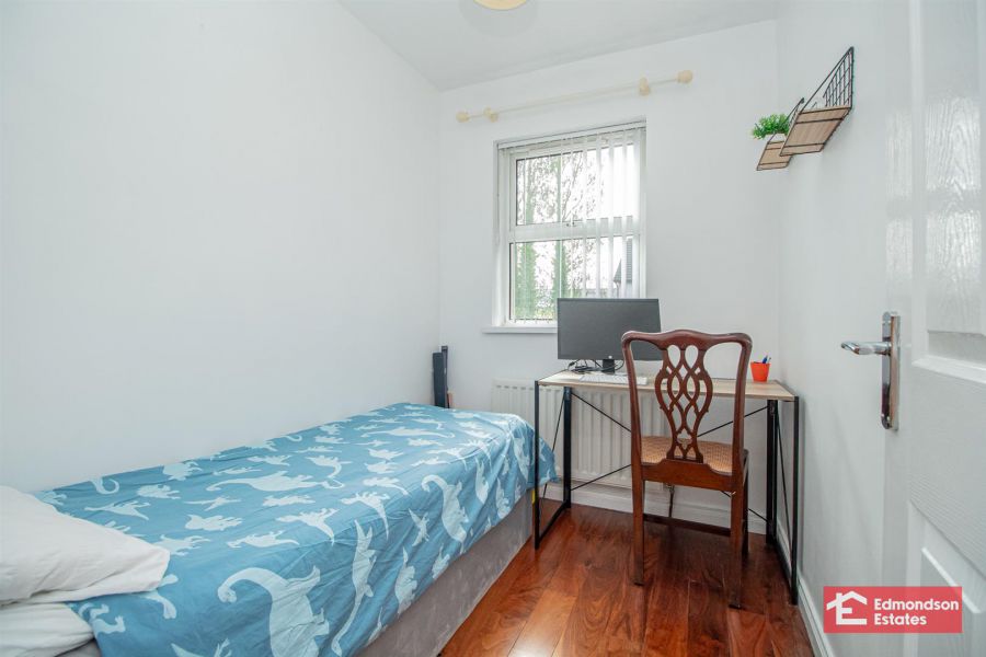15 Glen Mews