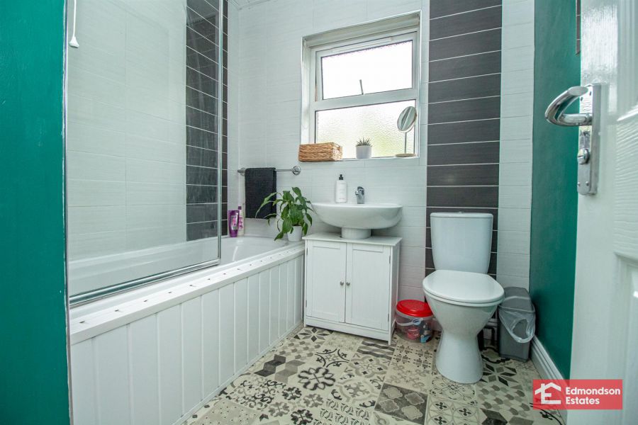 15 Glen Mews