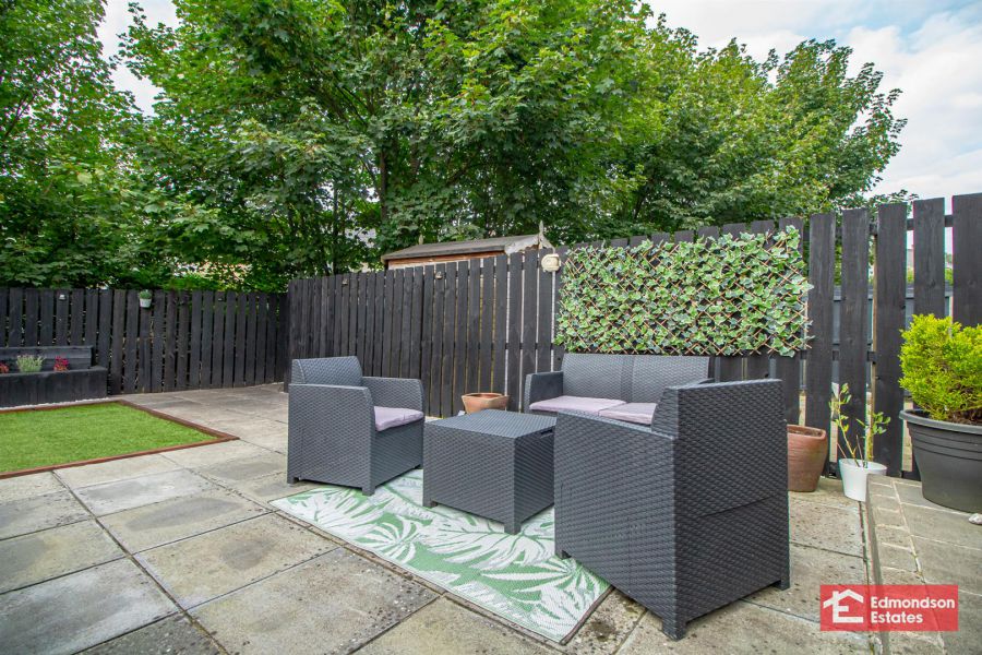 15 Glen Mews