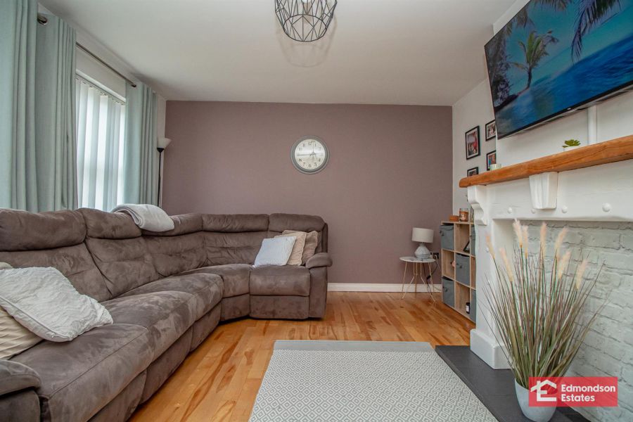 15 Glen Mews