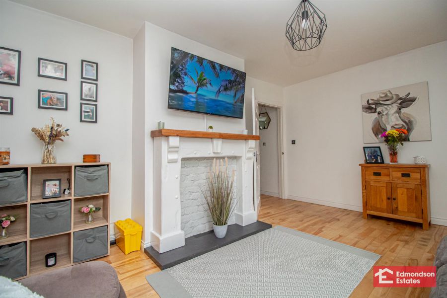 15 Glen Mews