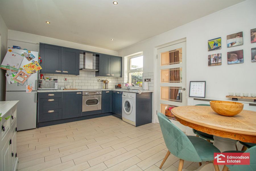 15 Glen Mews