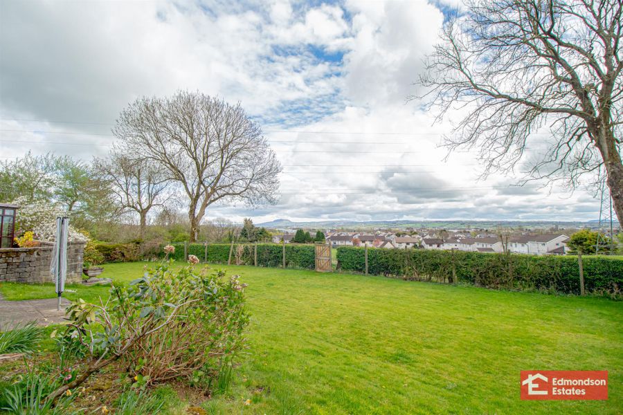 7 Ballyloughan Heights