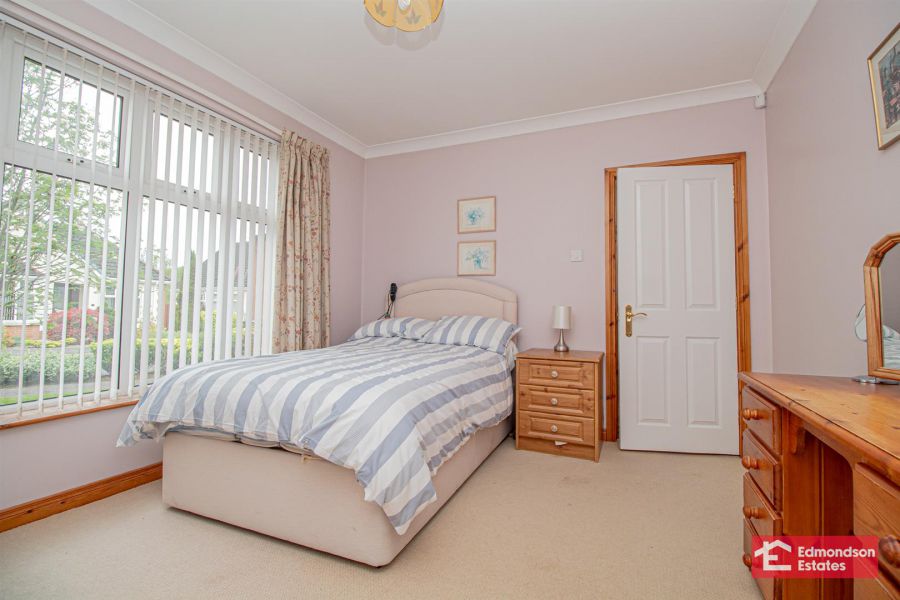 52 Tullymore Dale