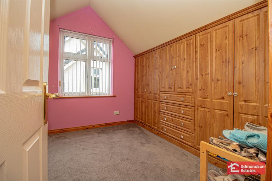 52 Tullymore Dale