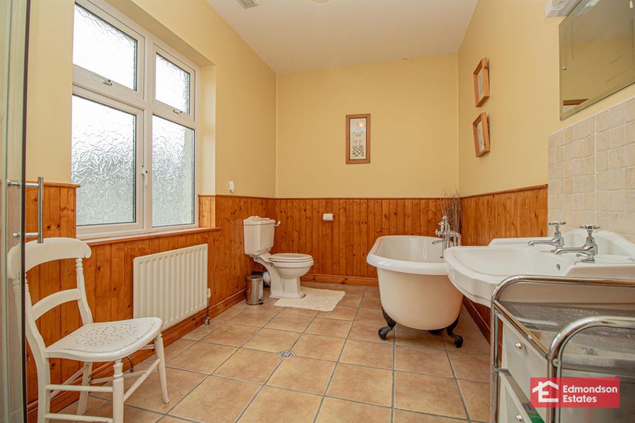 52 Tullymore Dale
