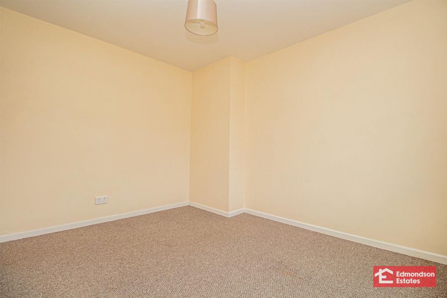 29 Tullymore Park