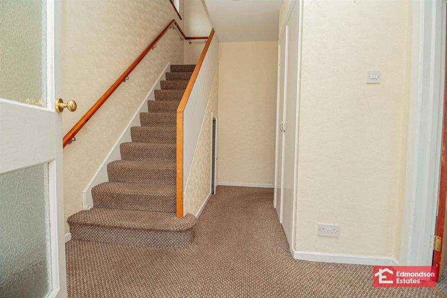 29 Tullymore Park
