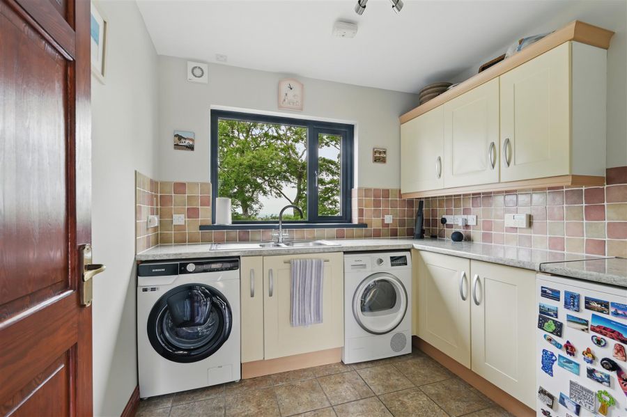 Edenvale View, 76 Chapeltown Road