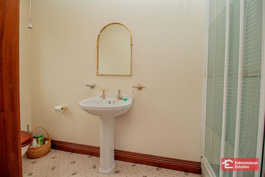27 Dreen Road