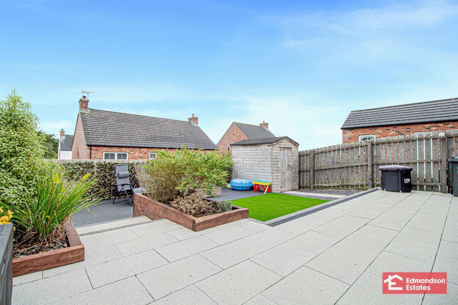 27 Greenhall Park