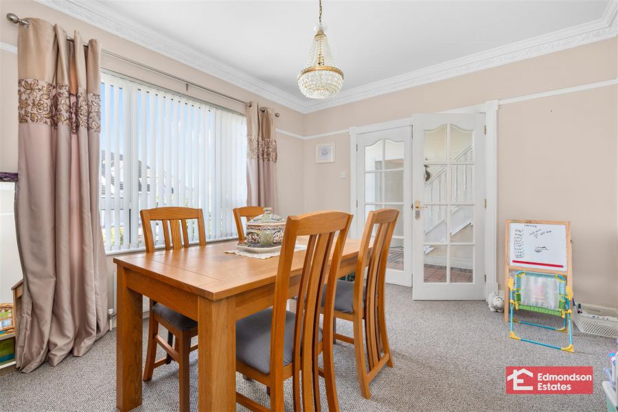 4 Woodcroft Brae