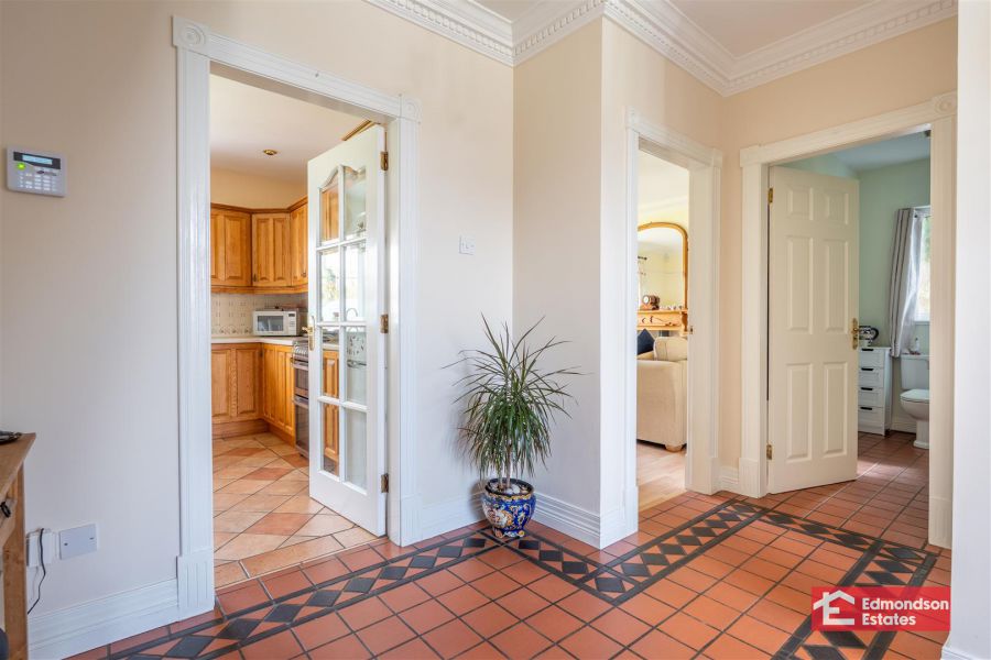 4 Woodcroft Brae