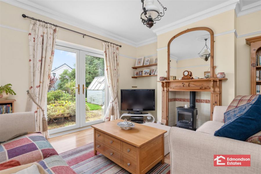 4 Woodcroft Brae