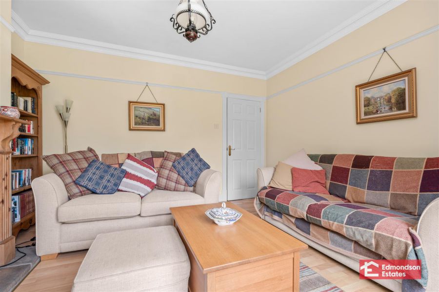 4 Woodcroft Brae