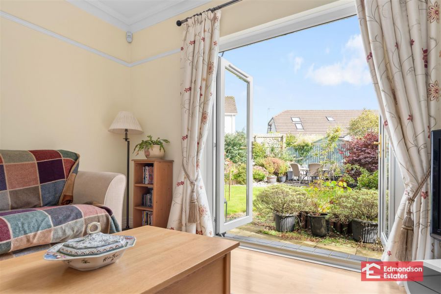 4 Woodcroft Brae