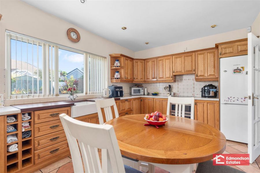 4 Woodcroft Brae