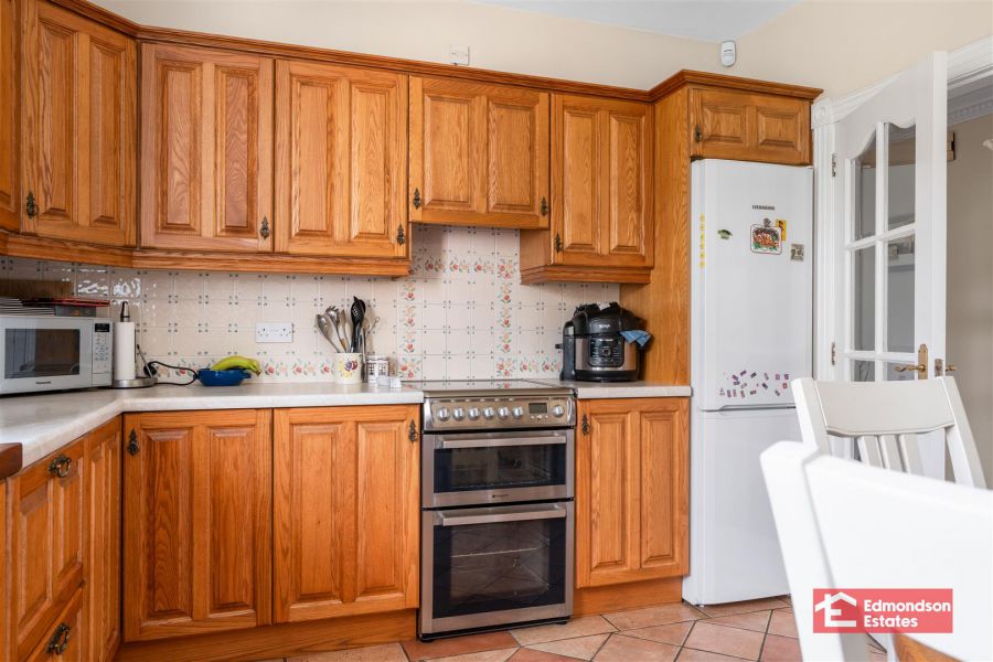 4 Woodcroft Brae