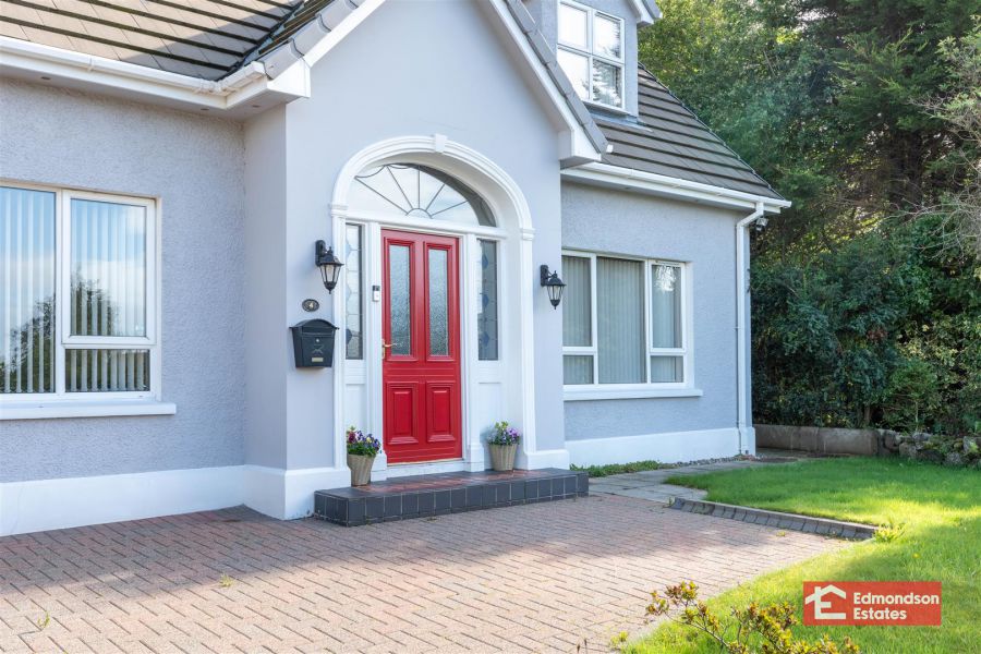 4 Woodcroft Brae